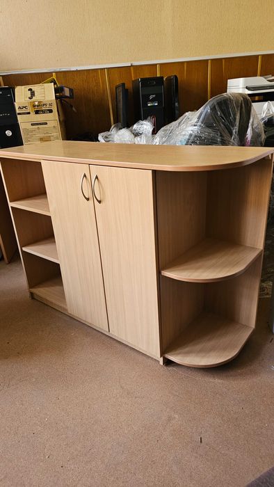 письмовий стол, стільці, крісла