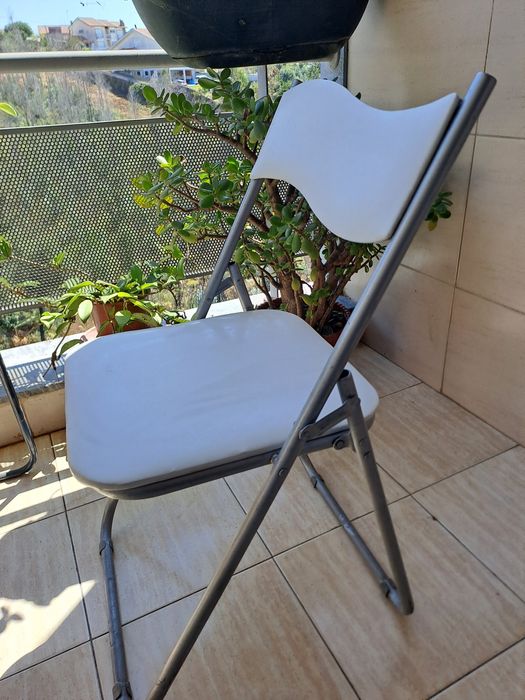Apenas 2 cadeiras dobráveis para campismo