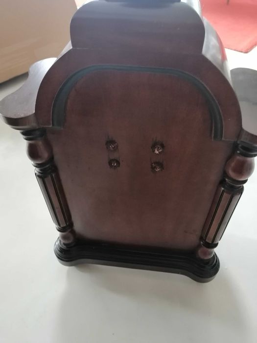 Relógio de pendulo de Mesa/capela Horlsant à Portreal de fabrico Alemão