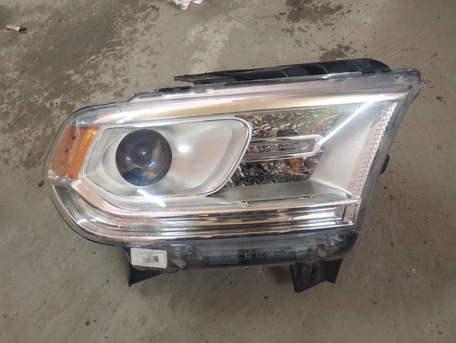 Dodge Durango фара оригінал