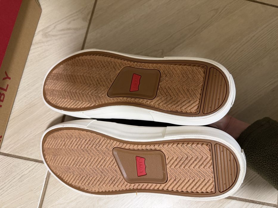 Нові чоловічі кеди Levi’s — zdjęcie 3