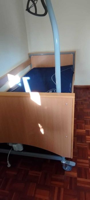 Cama articulada elétrica com colchão