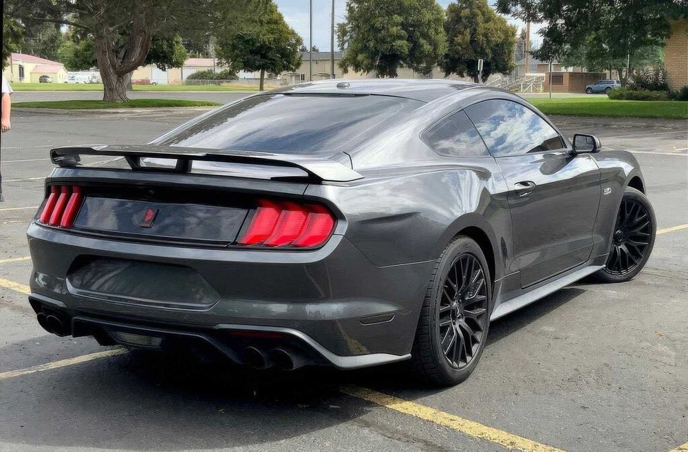 Ford Mustang GT Premium Coupe      2019