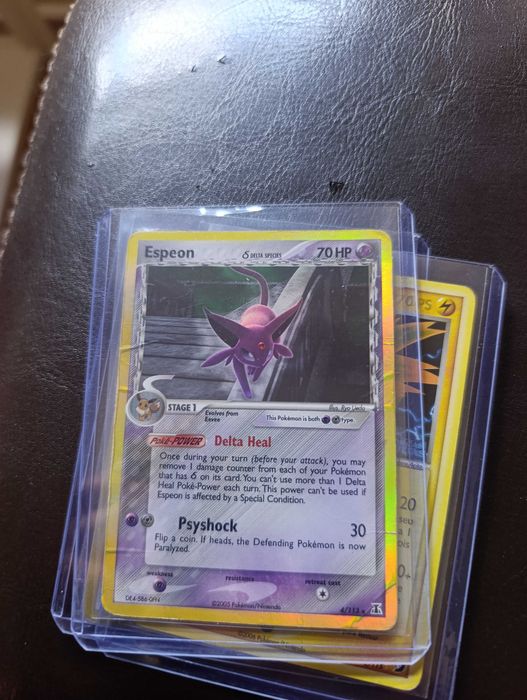 Cartas Pokémon antigas.