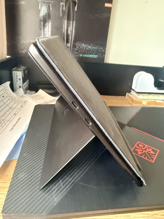 Microsoft Surface 9 pro + teclado + caneta
