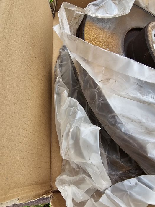 Vende-se  Discos de travão com pastilhas para VW passat B6