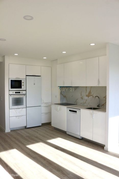 Apartamento T2 Renovado em Marvila – Lisboa