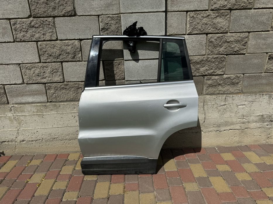 Двері передні ліві і задні VW Tiguan 5N0 2009-2016р.