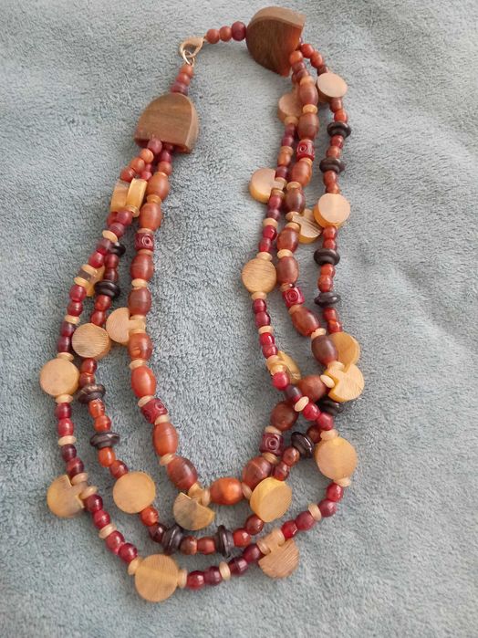 Colar de três voltas