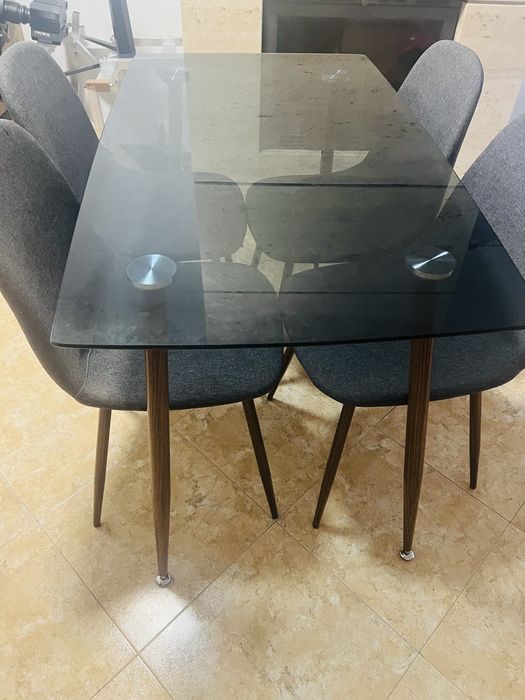 Mesa Vidro + 4 Cadeiras - 180€