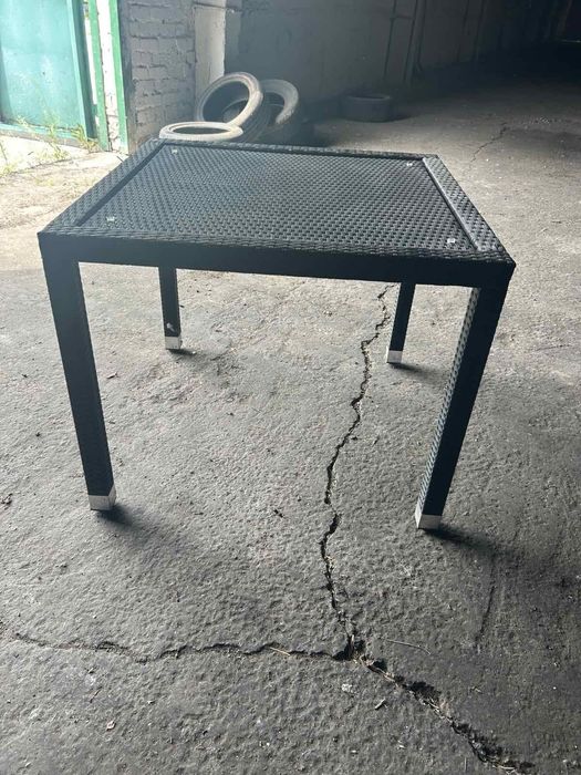 Стол и кресла из ротанга 90*90*75