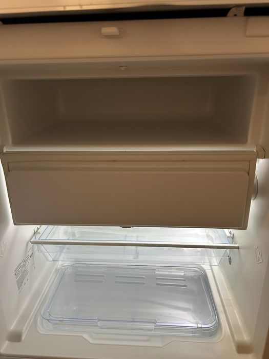 Frigorífico mini Bosch de encastrar com avaria | Para reparar ou peças
