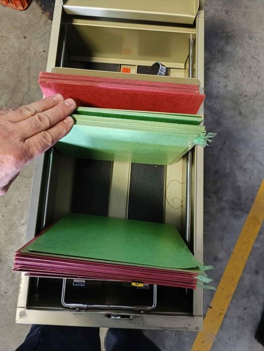 Arquivador metálico folhas A4