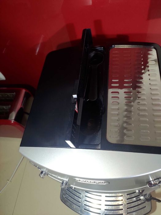 Máquina de Café Automática DeLonghi Magnifica ESAM3200.S422977939681454083