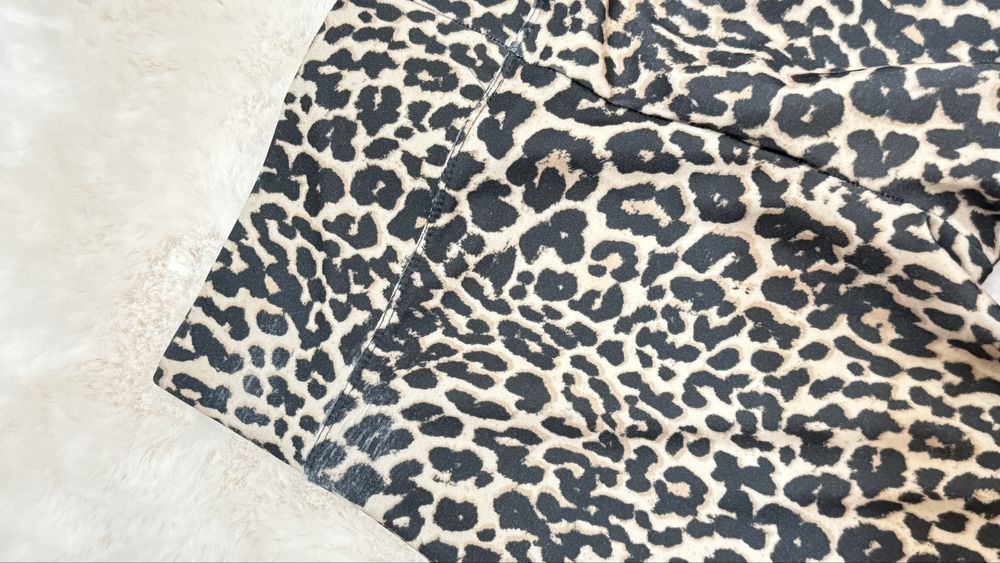 Spodnie flare w panterke