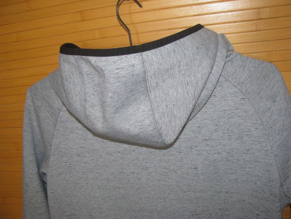 Bluza z kapturem i asymetrycznym zamkiem S-L