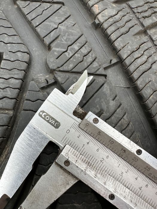 Michelin Pilot Alpin PA4 komplet opon zimowych 235/50 R17