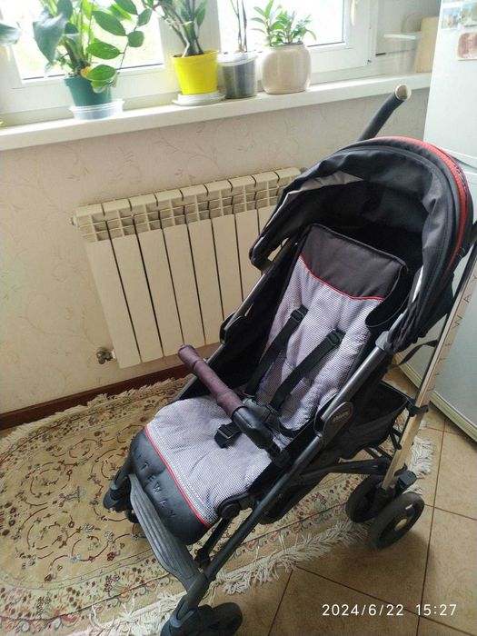 Дитячий візочок  Сhicco Lite WaY в хорошому стані .