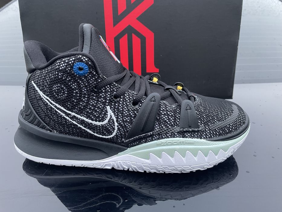 Баскетбол Nike Kyrie 7 BK black 40р.в наявності