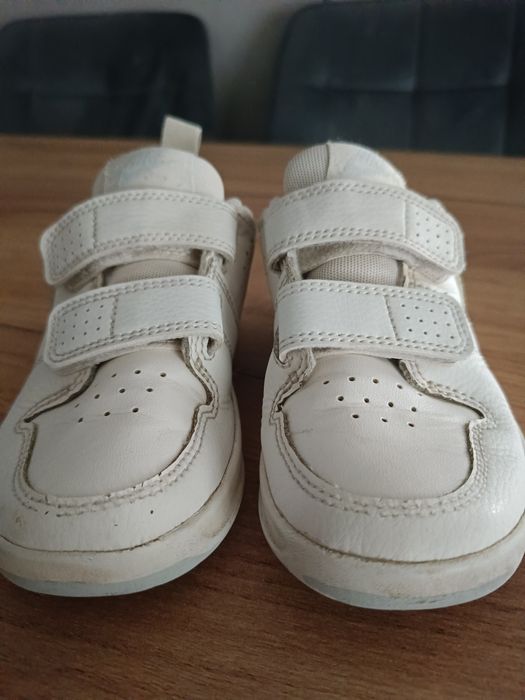 Buty chłopięce NIKE rozmiar 27,5