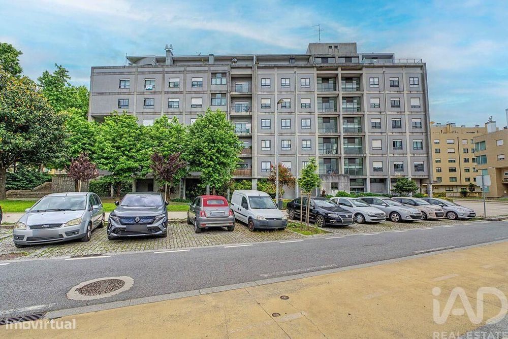 Apartamento T2 em Águas Santas de 94 m2