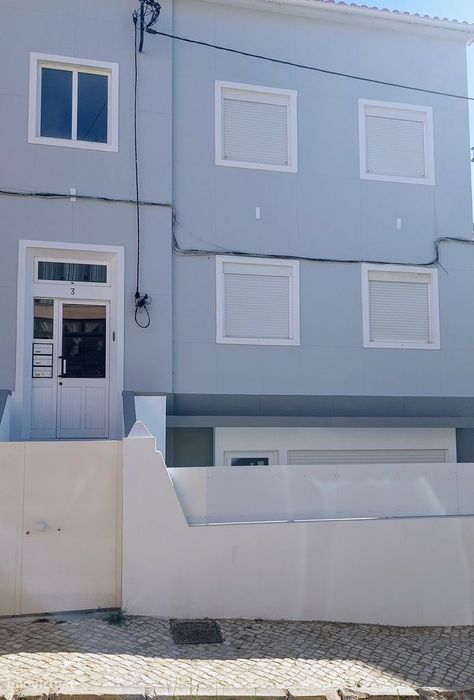 Apartamento T2 Remodelado, Bem  Localizado, Torcatas-Almada