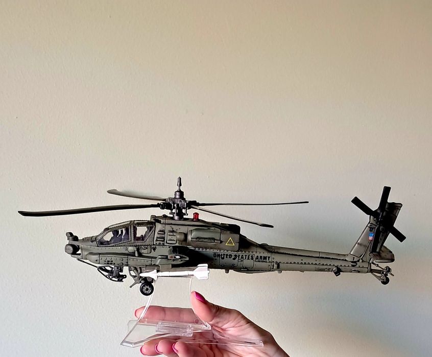 Helicóptero Apache AH-64