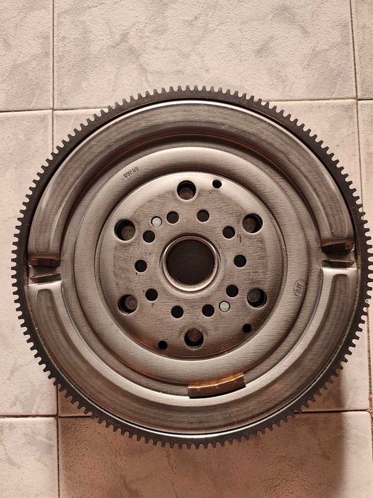 Kit de embraiagem e volante de motor para Opel Zafira 2.0 Dti