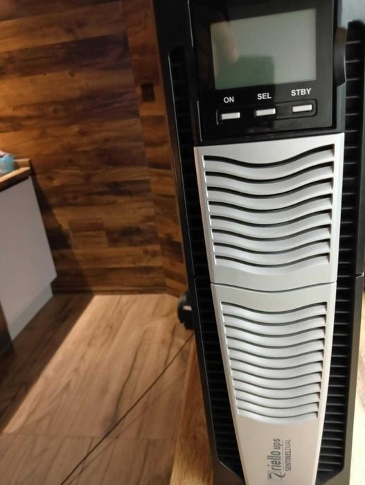 Sprzedam UPS Riello SDU 4000 A5 – jak nowy!