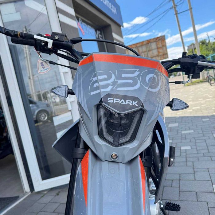 Мотоцикл SP250CR-4 ZS165FMM 16 к.с. 21/18 повітряне охол. доставка