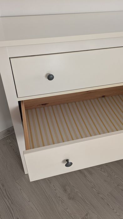 Cómoda IKEA em bom estado