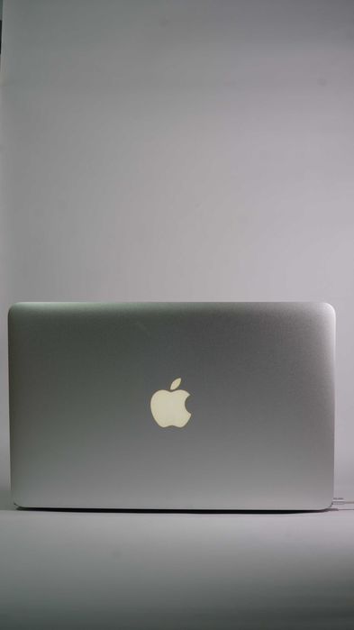 Apple MacBook Air 13" z ładowarką