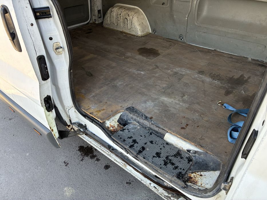 Renault traffic довга база