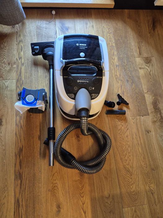 Odkurzacz piorący BOSCH BWD421PRO