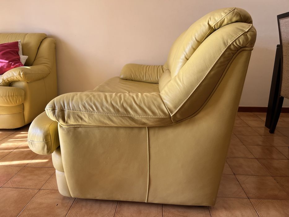 Sofá + 2 Cadeirões