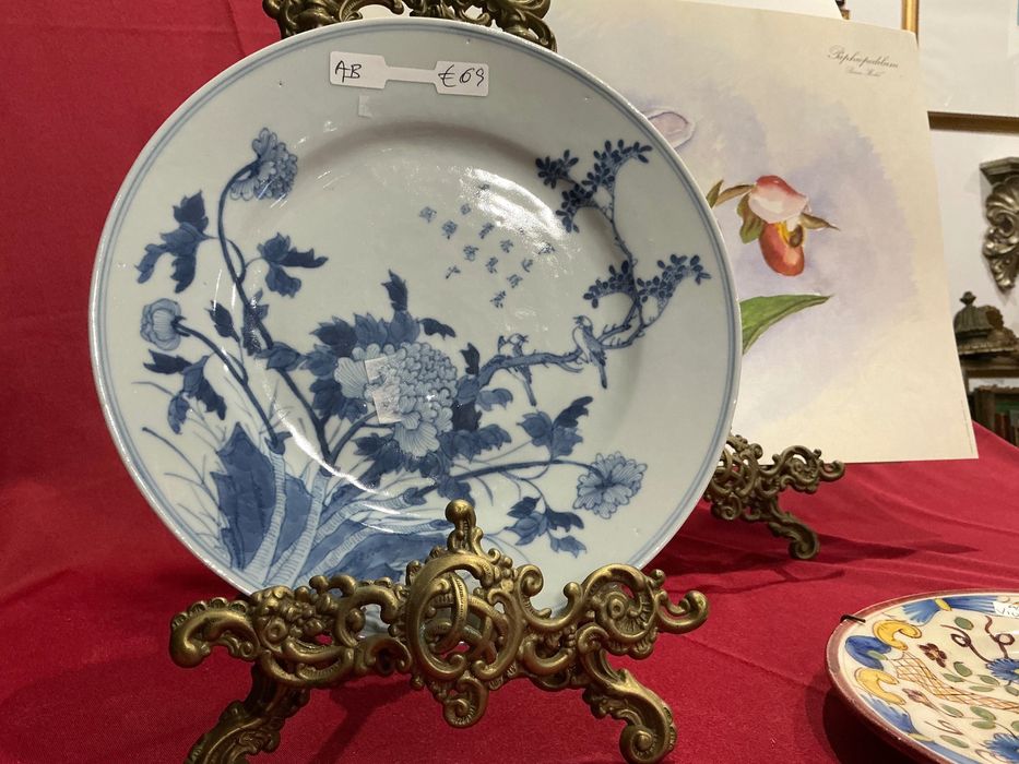 Prato oriental branco azul com 23 cm
