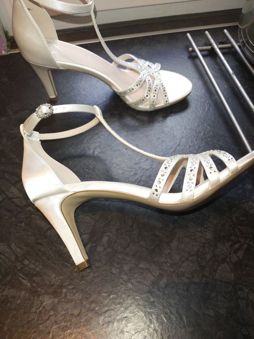 Buty ślubne sandałki