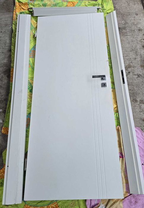 Drzwi wewnętrzne białe 70 do łazienki i 80 pokojowe używane