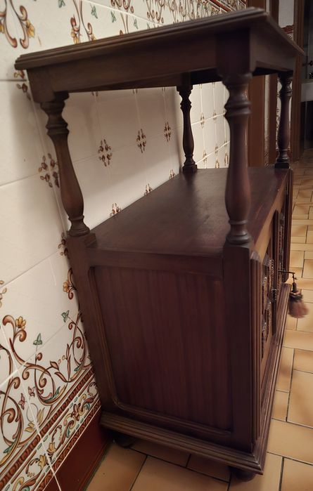 Movel antigo de madeira