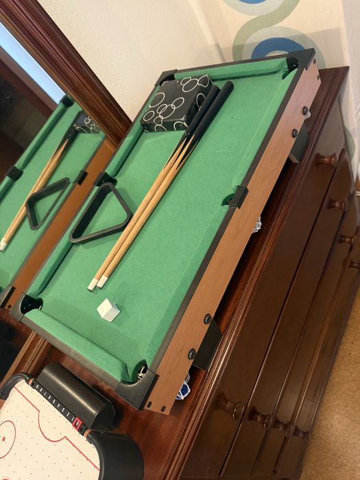 Jogo de mini sinuca e mini air hockey