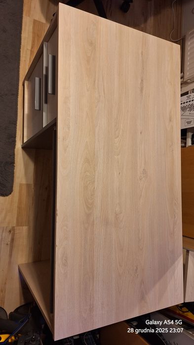 Biurko do nauki z podstawka pod klawiaturę