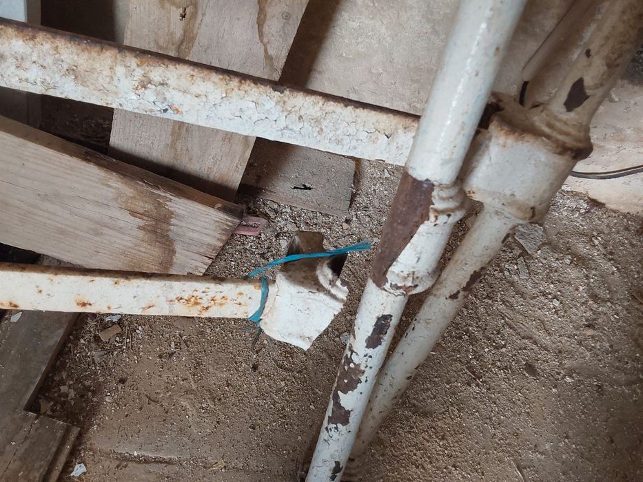 Cama antiga em ferro - PREÇO REDUZIDO