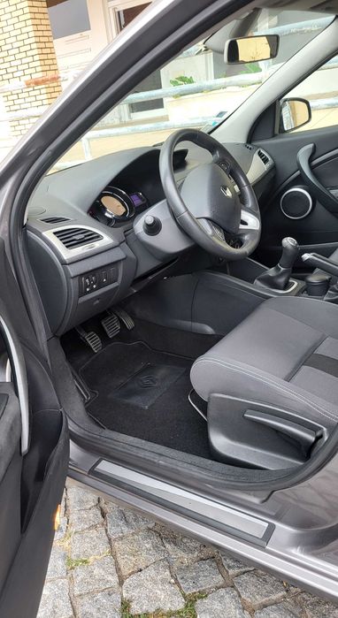 Automóvel carrinha megane 2010/11 DCI gasóleo 3.500 euros foto 3