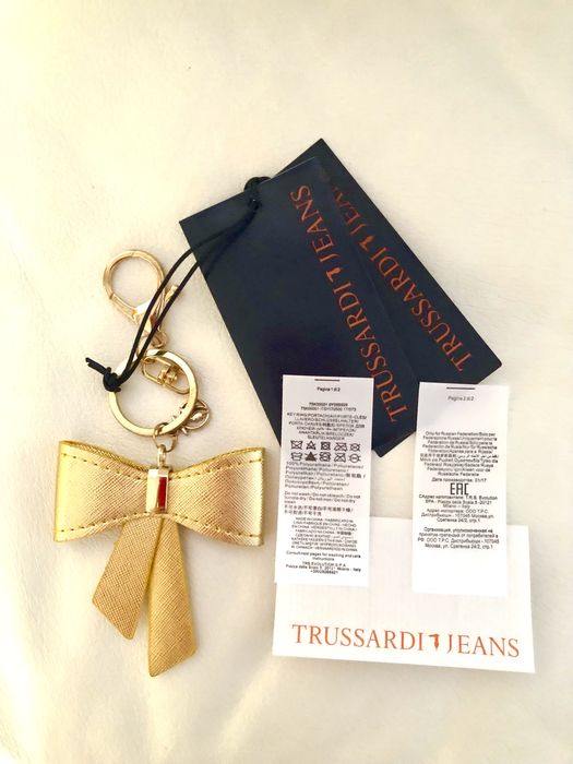 Новий жіночий брелок від італійського будинку моди TRUSSARDI JEANS