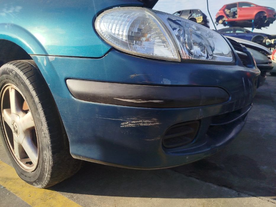 Pára-choques frente NISSAN Almera II Hatchback (N16)