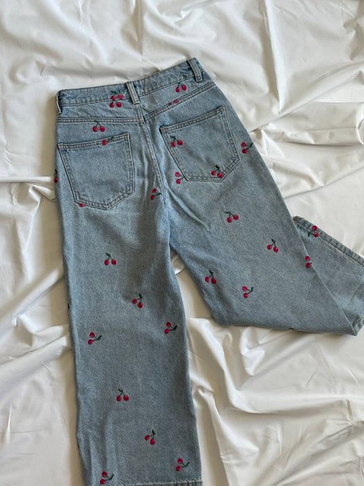 Джинси з вишитими вишеньками House Denim, розмір 32