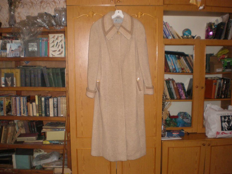 Дубленка , полушубок, натуральный мех. Пальто  букле.