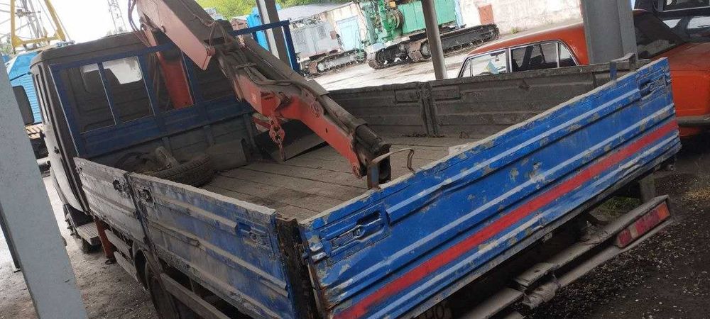 ЗИЛ 5301 (Бичок) 2005 кран-манипулятор