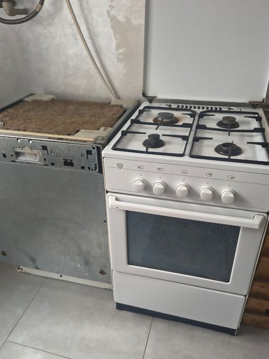 Продам посудомийну машину
