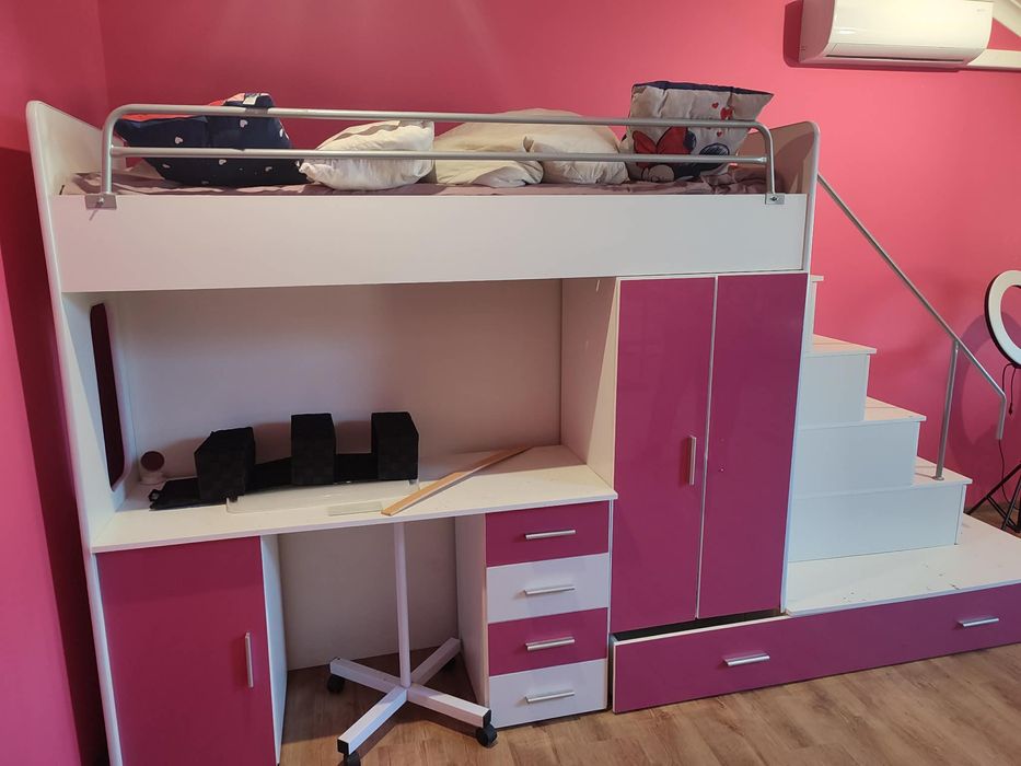 Lóżko piętrowe z biurkiem i szafkami